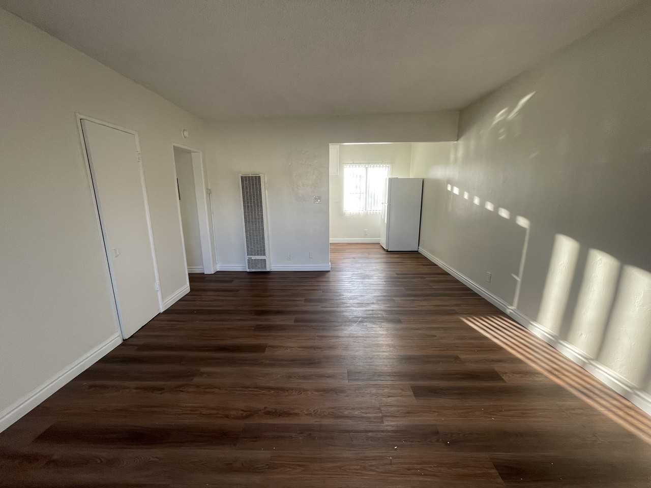 10970 South Figueroa Street #7 - Photo 3 of 18
