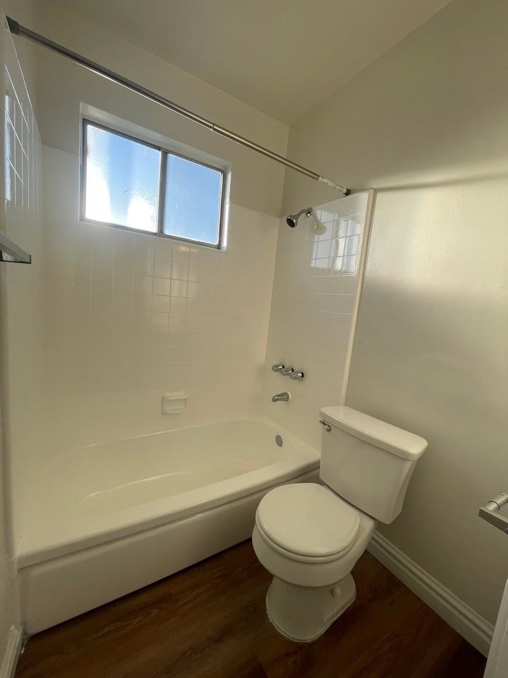 10970 South Figueroa Street #7 - Photo 5 of 18