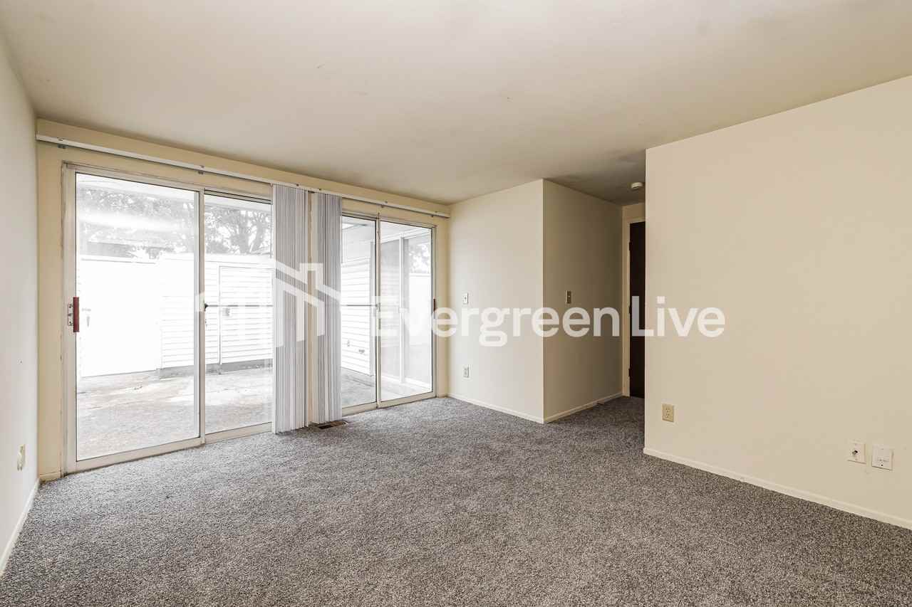 5835 Troy Villa Blvd - Photo 7 of 15