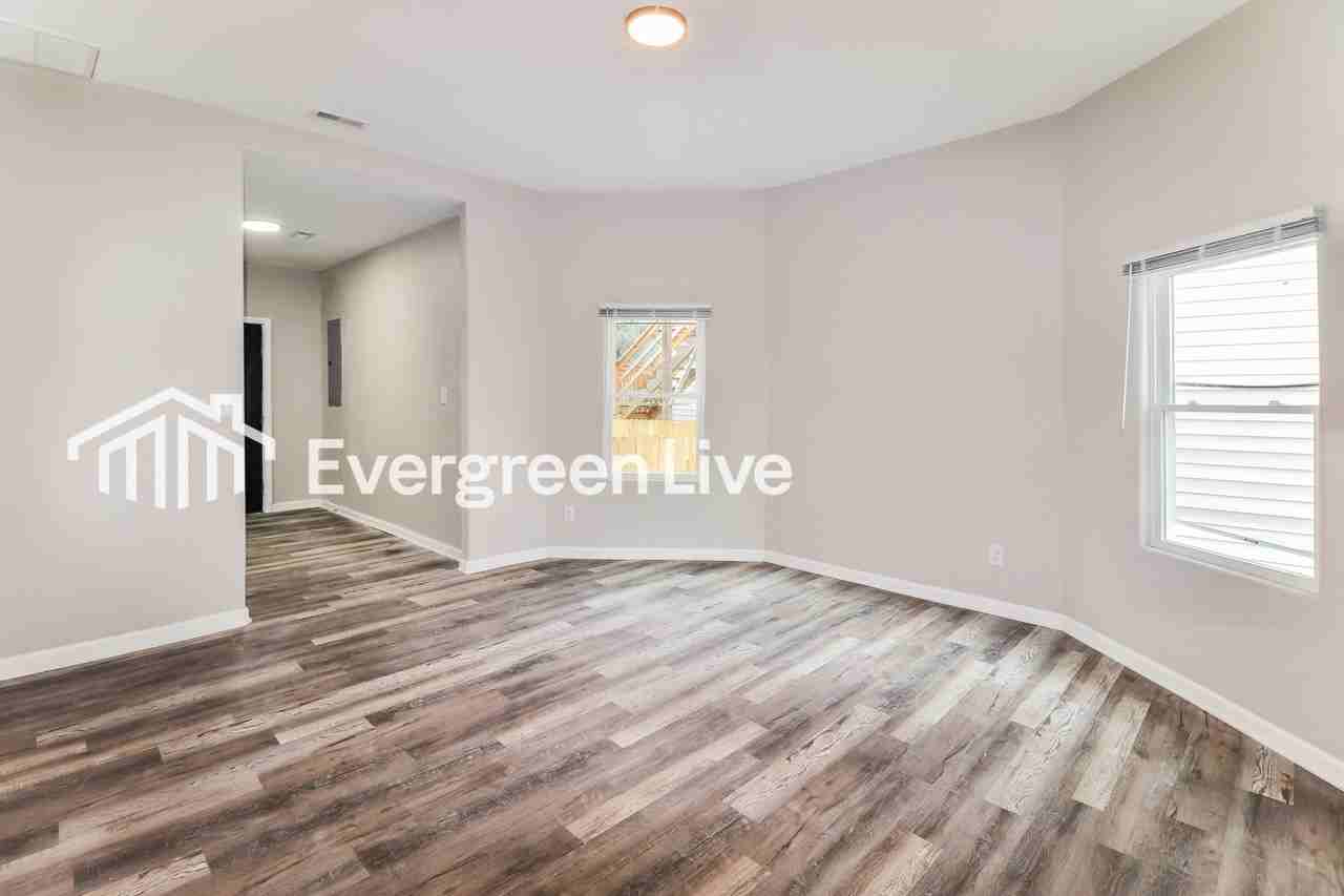 145 Charles St - Photo 4 of 15
