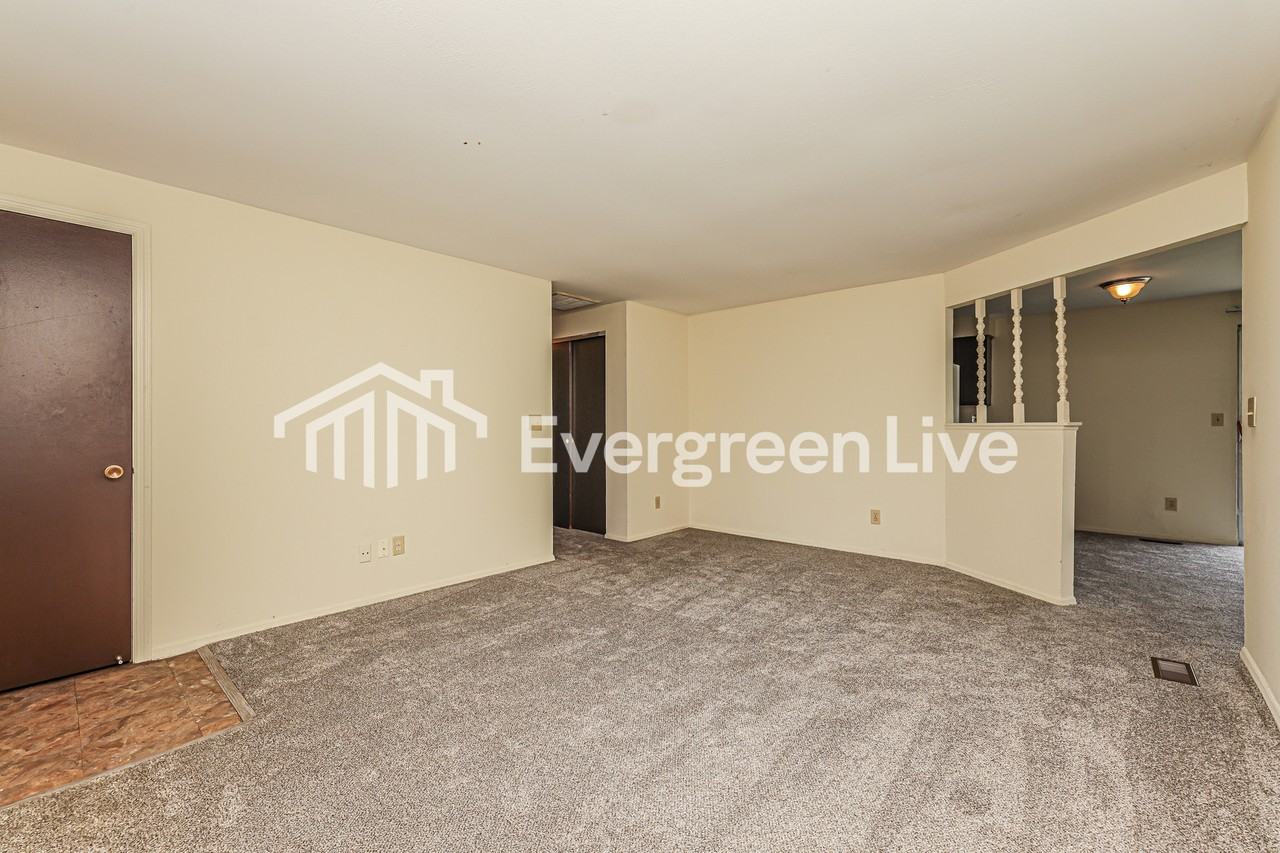 7398 Calmcrest Ct - Photo 3 of 15