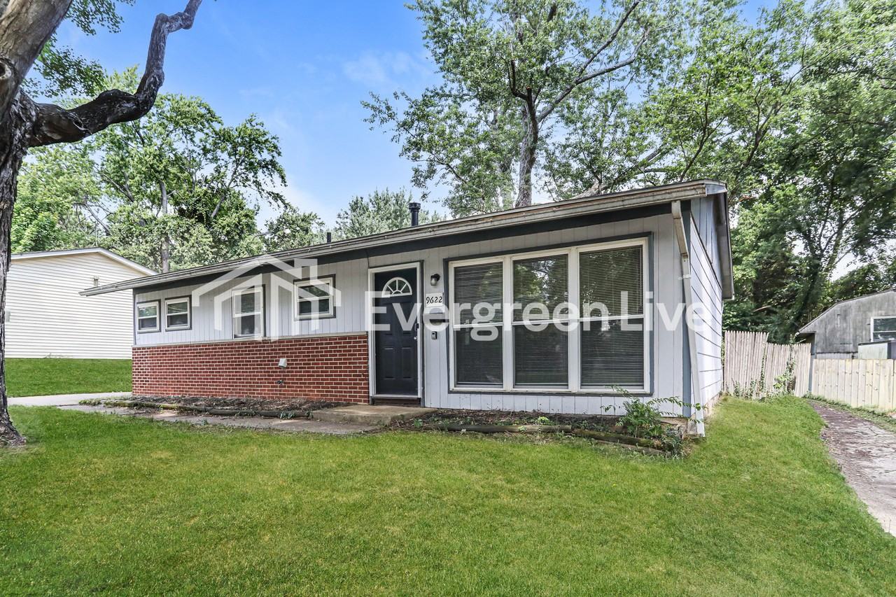 9622 Sacramento St - Photo 2 of 15