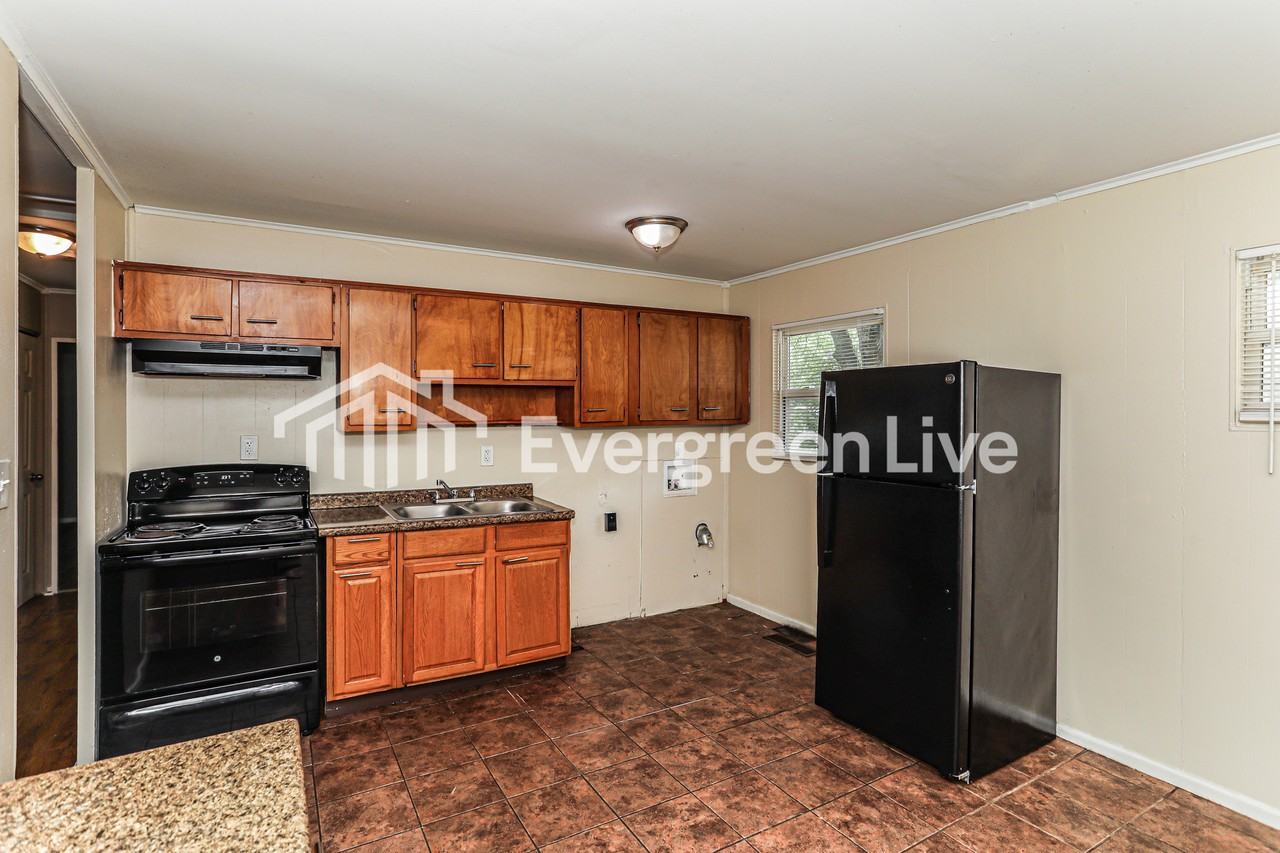 9622 Sacramento St - Photo 5 of 15
