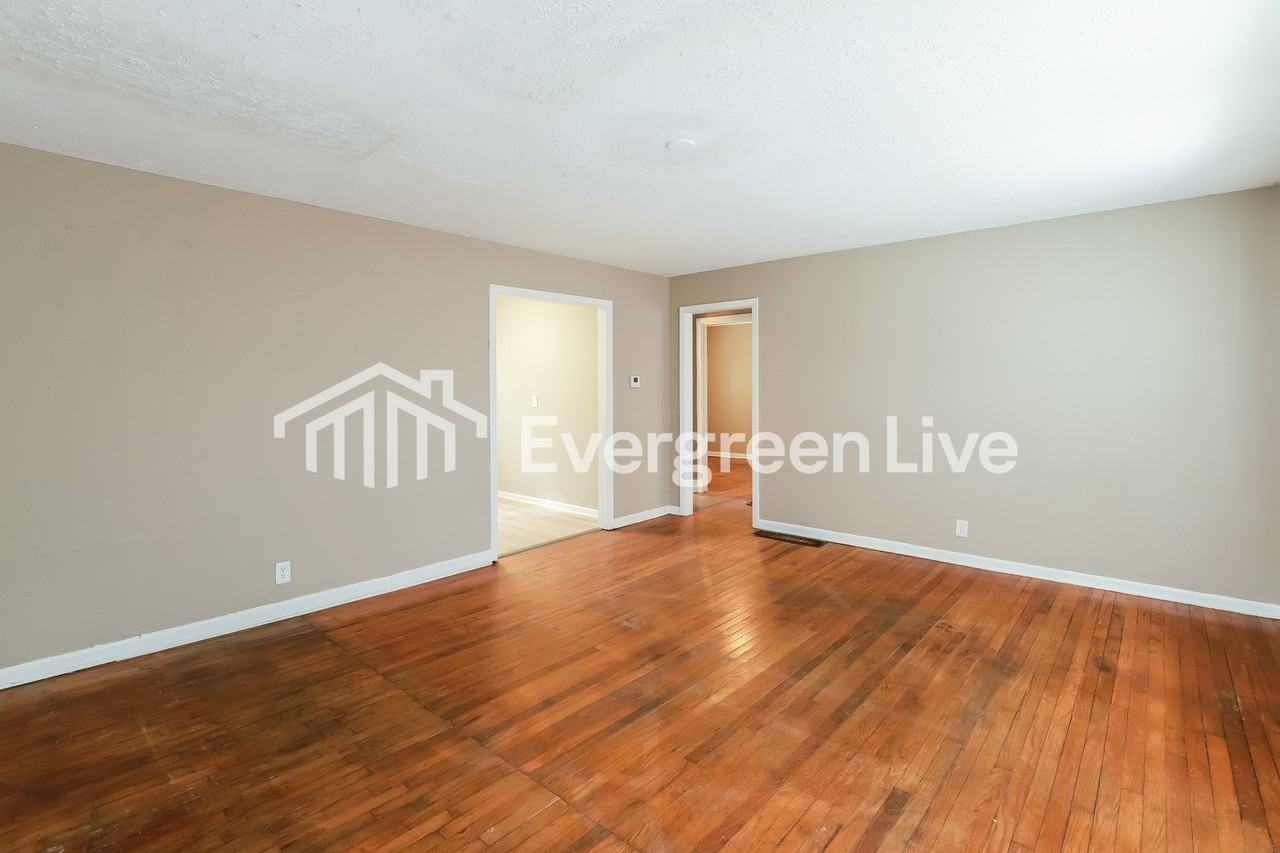 1329 Cheyenne St - Photo 2 of 15