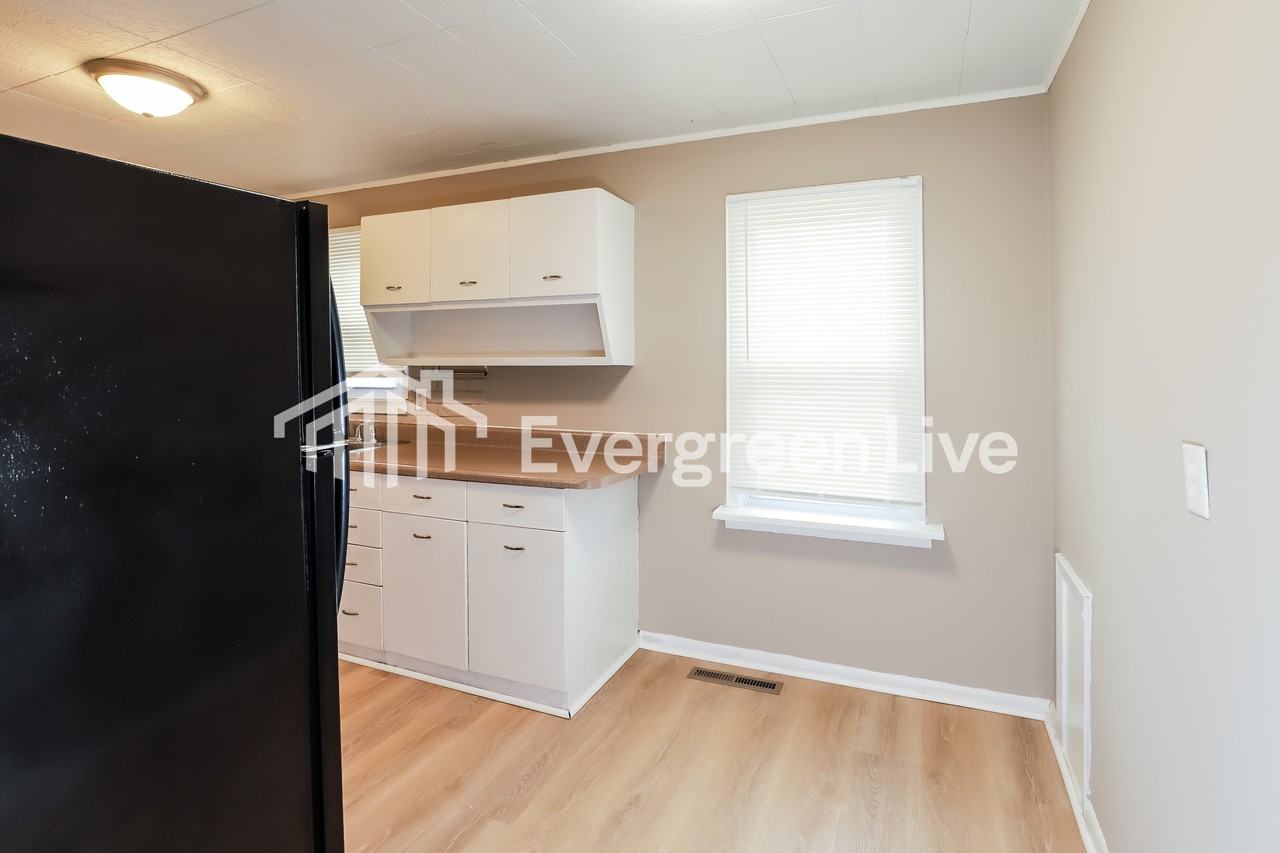 1329 Cheyenne St - Photo 4 of 15