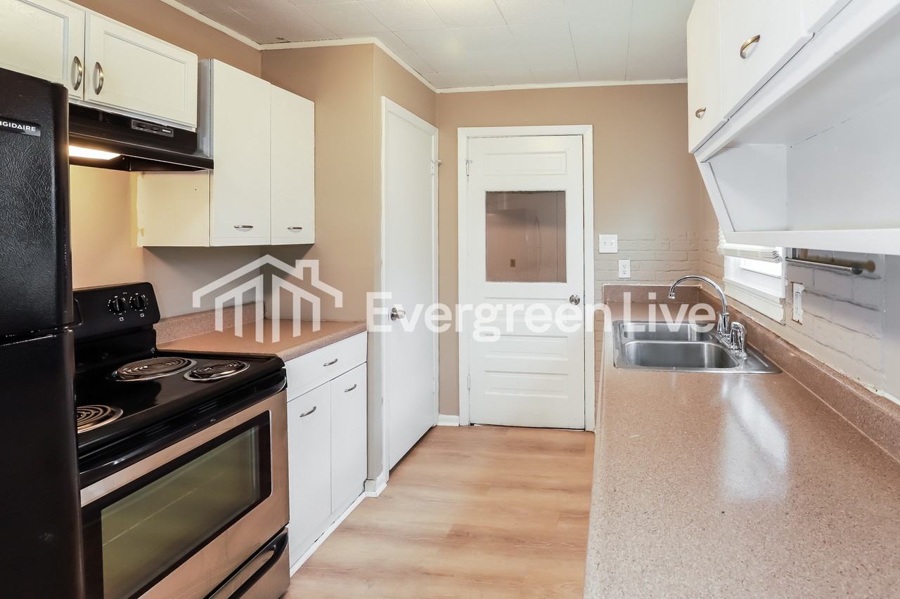 1329 Cheyenne St - Photo 5 of 15