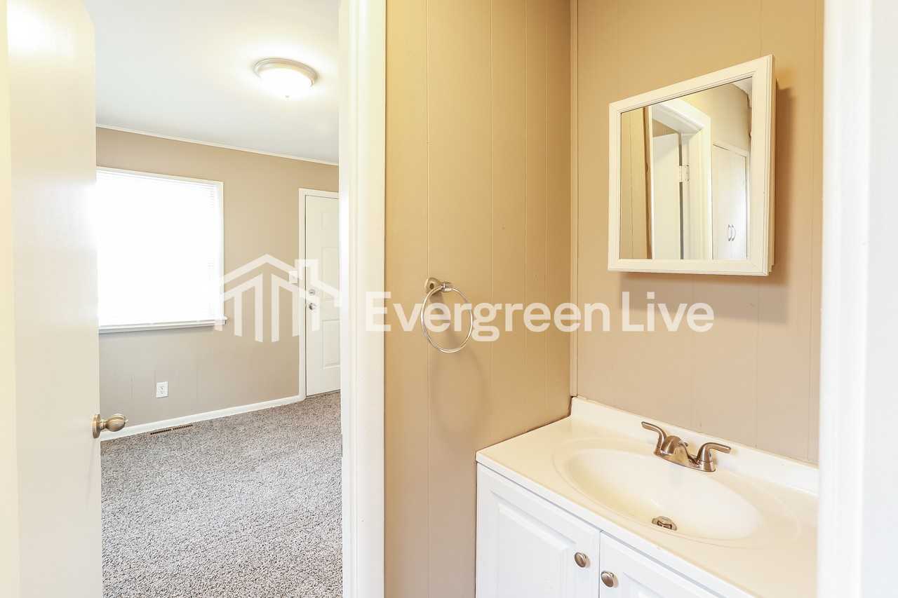 1329 Cheyenne St - Photo 7 of 15