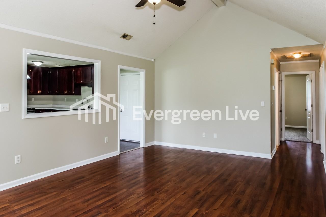 229 Cedar Creek Cir - Photo 3 of 15