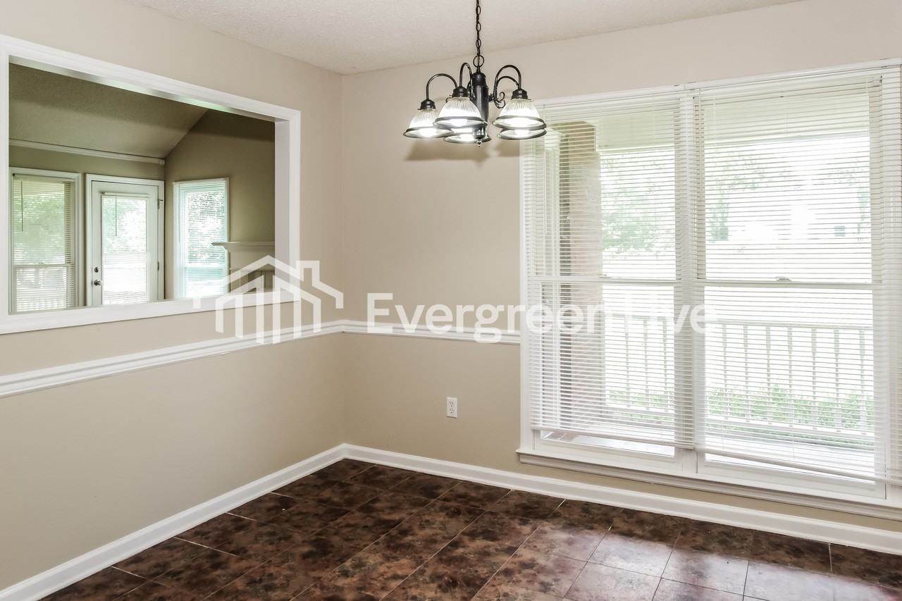 229 Cedar Creek Cir - Photo 4 of 15
