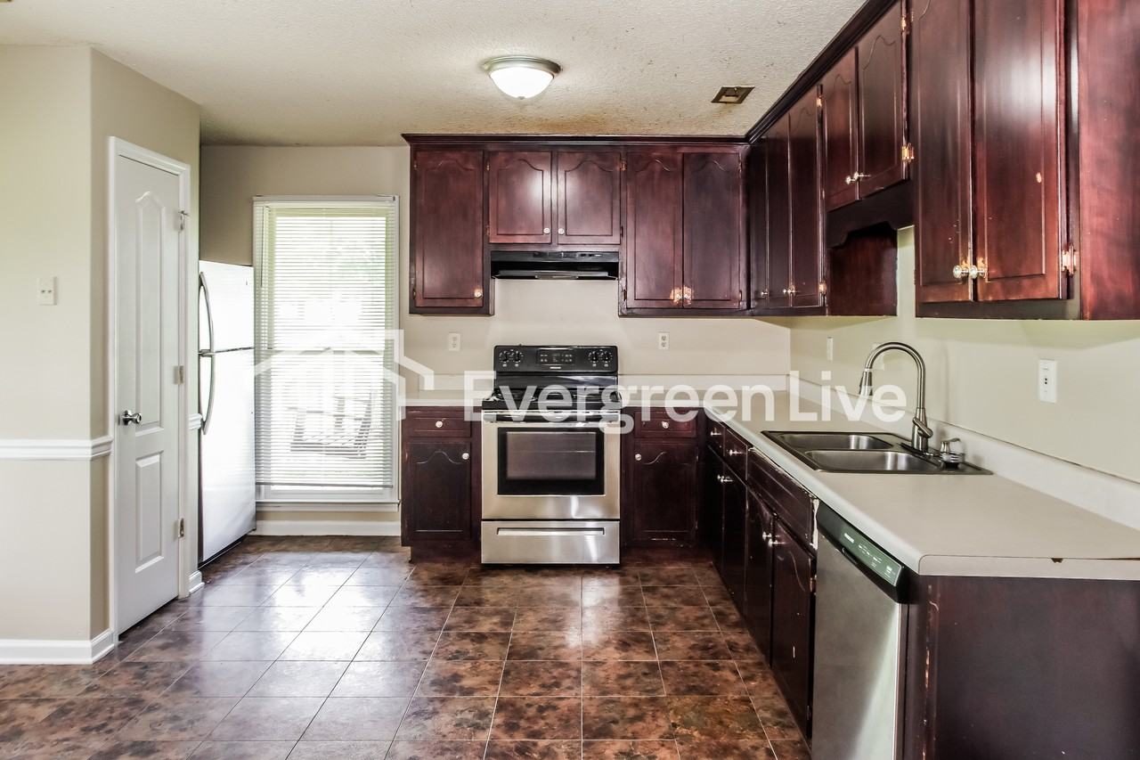 229 Cedar Creek Cir - Photo 5 of 15