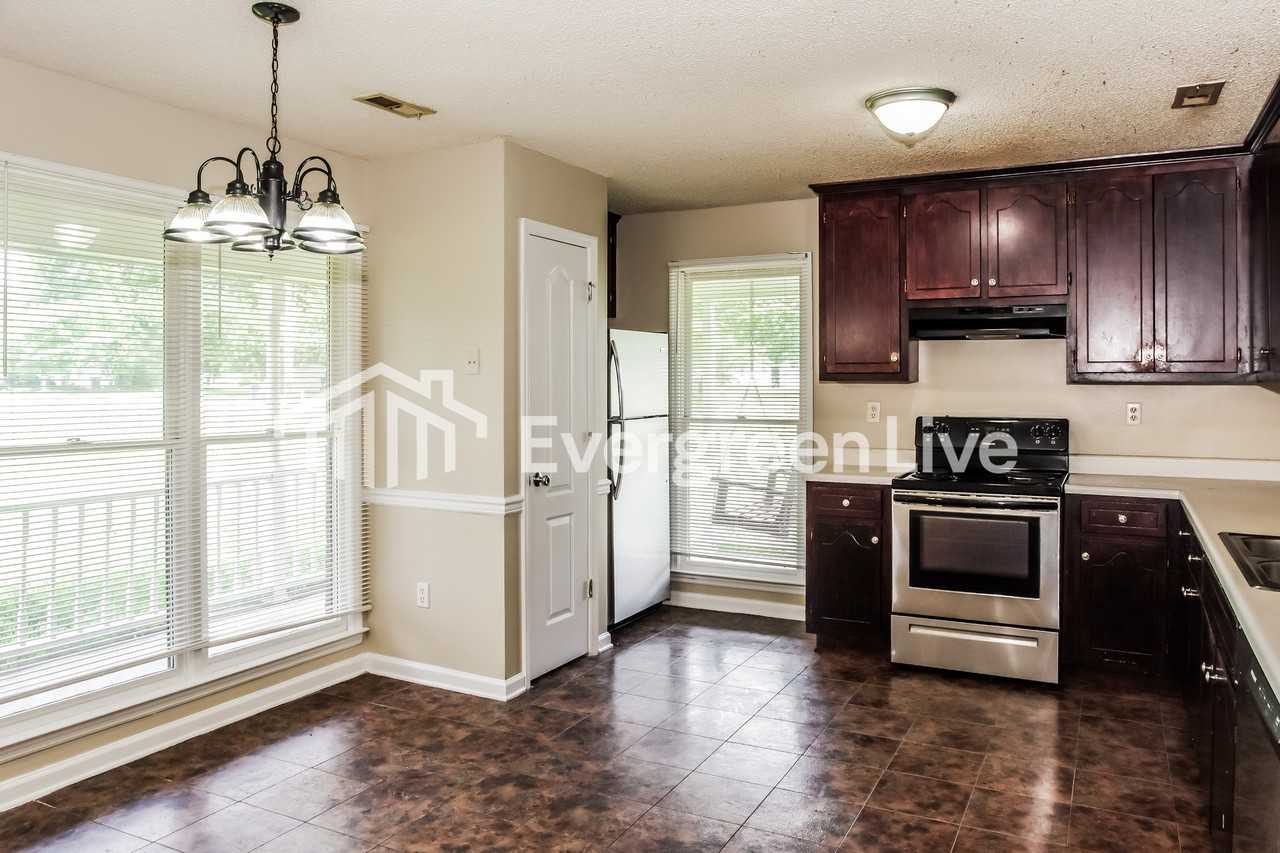 229 Cedar Creek Cir - Photo 6 of 15