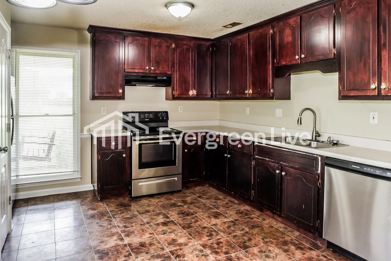 229 Cedar Creek Cir - Photo 7 of 15