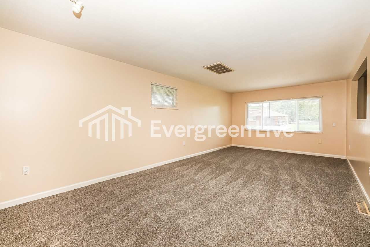 5949 Tomberg St - Photo 7 of 15