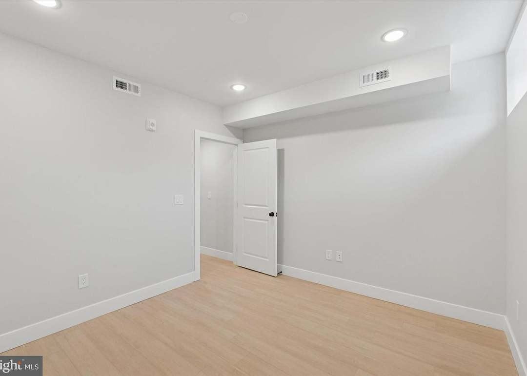 518 W Susquehanna Ave #1 - Photo 2 of 16