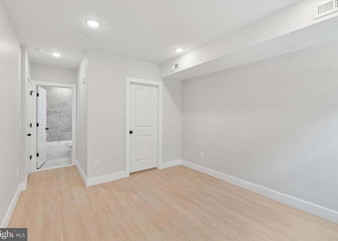 518 W Susquehanna Ave #1 - Photo 3 of 16