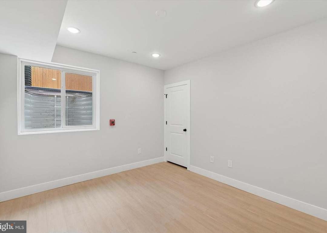 518 W Susquehanna Ave #1 - Photo 7 of 16