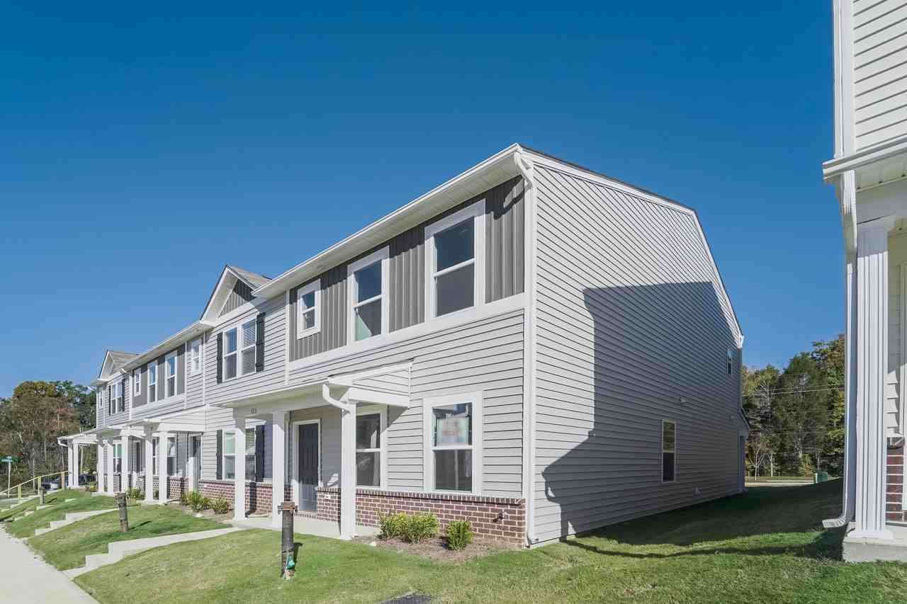 323 Century Dr - Photo 2 of 15