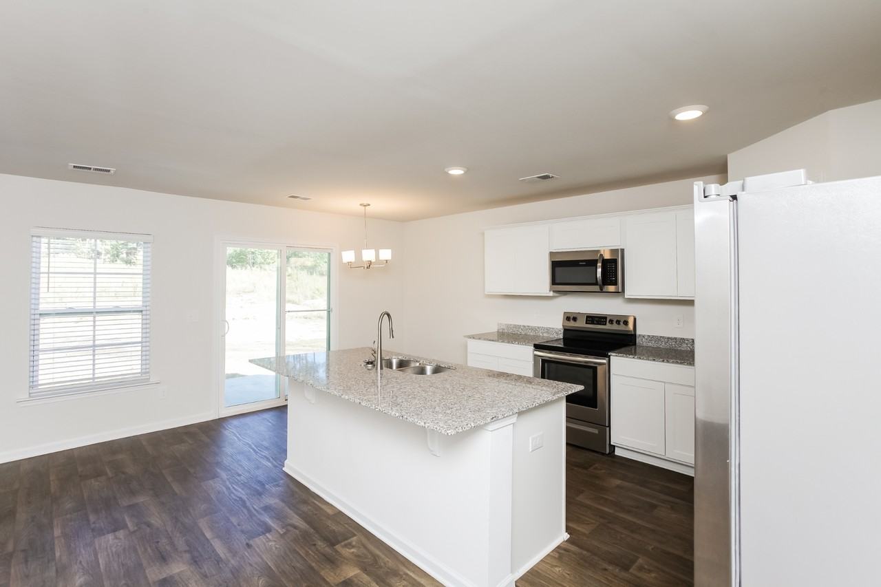 1306 Gardner St - Photo 7 of 16