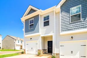 featured image of 10 Oak Rose Dr