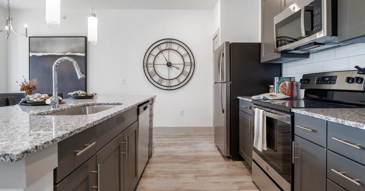 12201 Pearce Lane - Photo 4 of 20