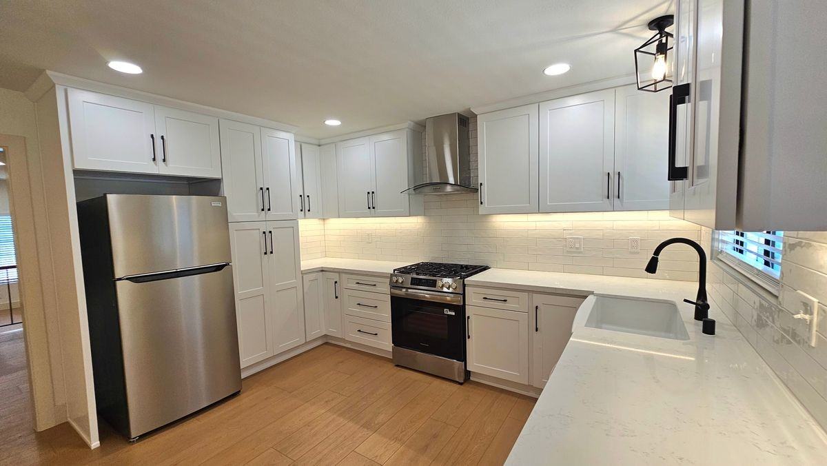 121 N Muscatel Ave - Photo 2 of 3