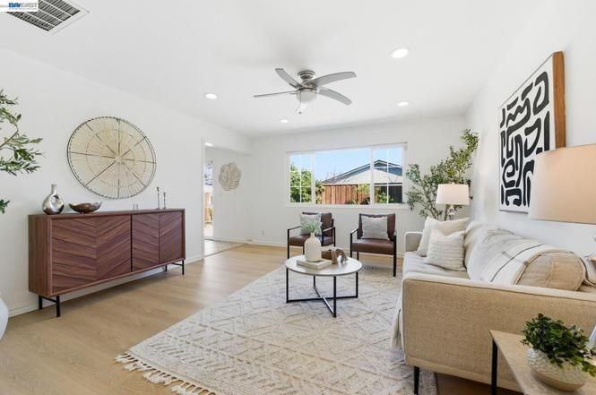2446 Bing Pl - Photo 2 of 25