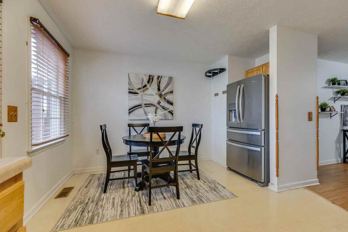 659 Beaverview Dr - Photo 5 of 19