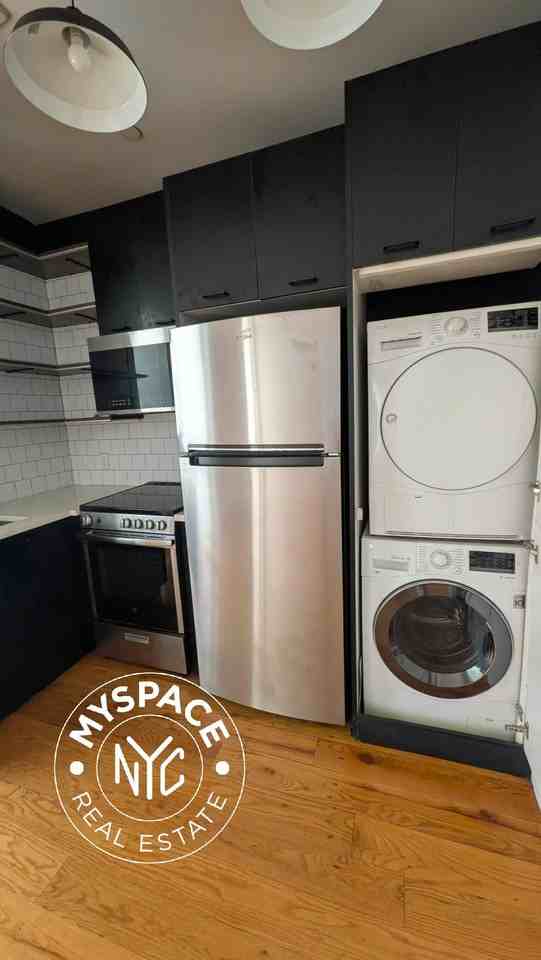 1643 New York Ave #1B - Photo 6 of 16