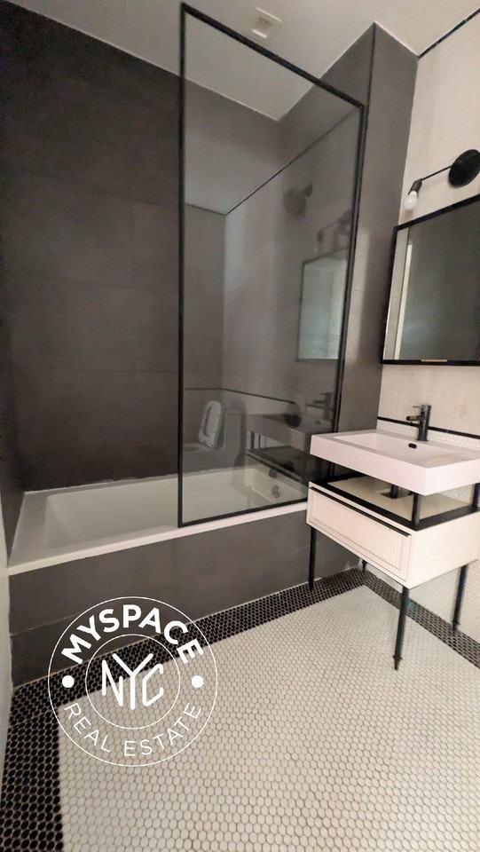 1643 New York Ave #1B - Photo 7 of 16