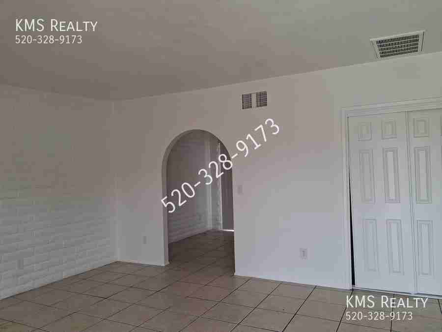 5511 W Utah St - Photo 2 of 27