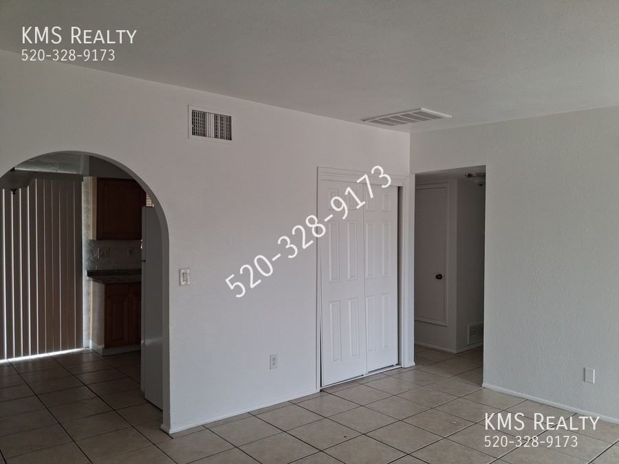 5511 W Utah St - Photo 3 of 27