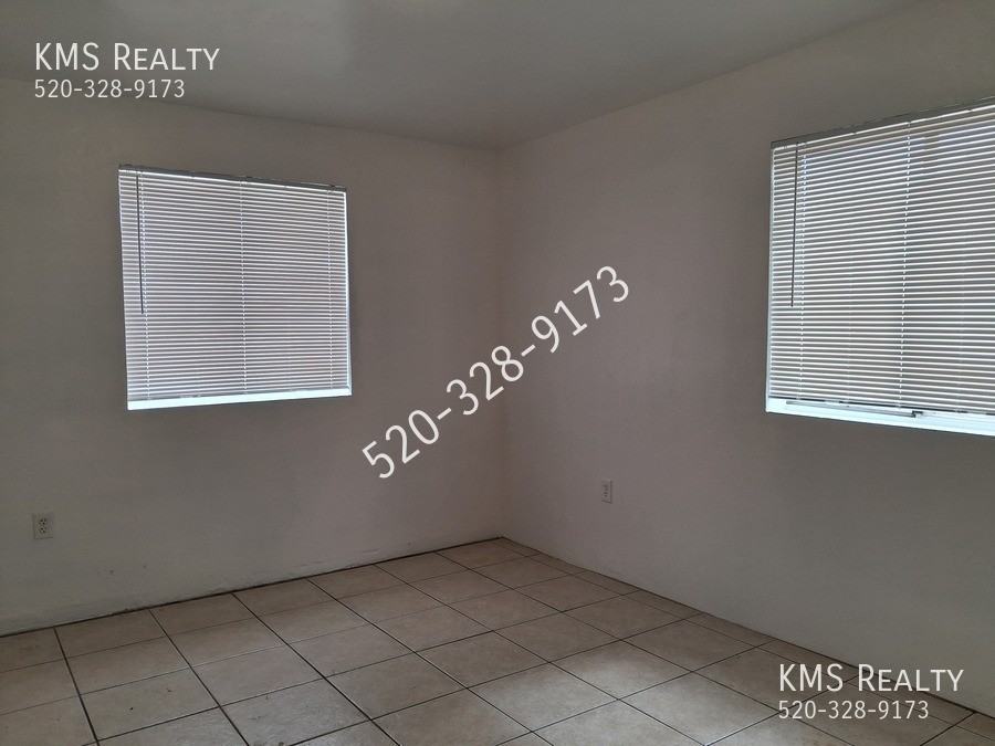 5511 W Utah St - Photo 6 of 27