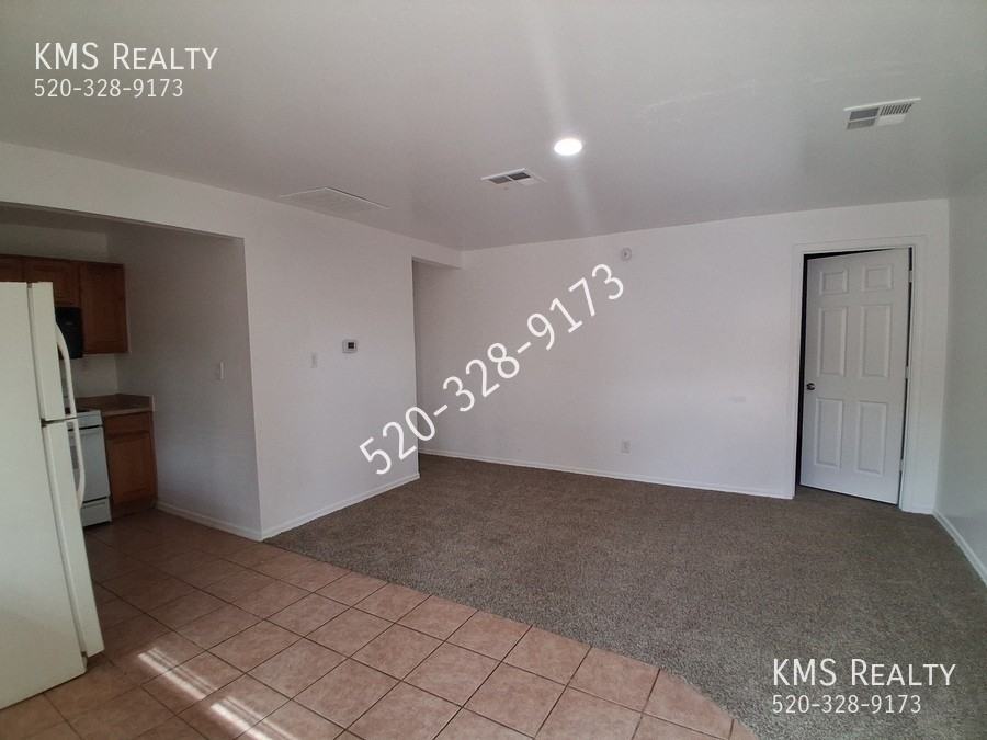 3536 E Blacklidge Dr #3 - Photo 2 of 11