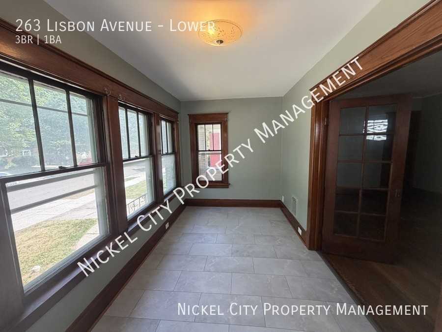 263 Lisbon Ave - Photo 2 of 13