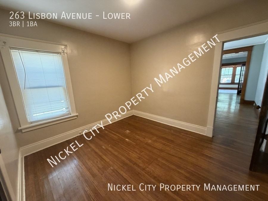 263 Lisbon Ave - Photo 7 of 13