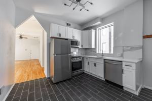 featured image of 2732 W Chicago Ave #1R