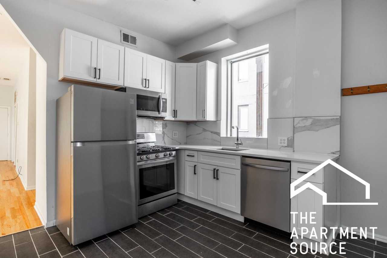 2732 W Chicago Ave #1R - Photo 2 of 20