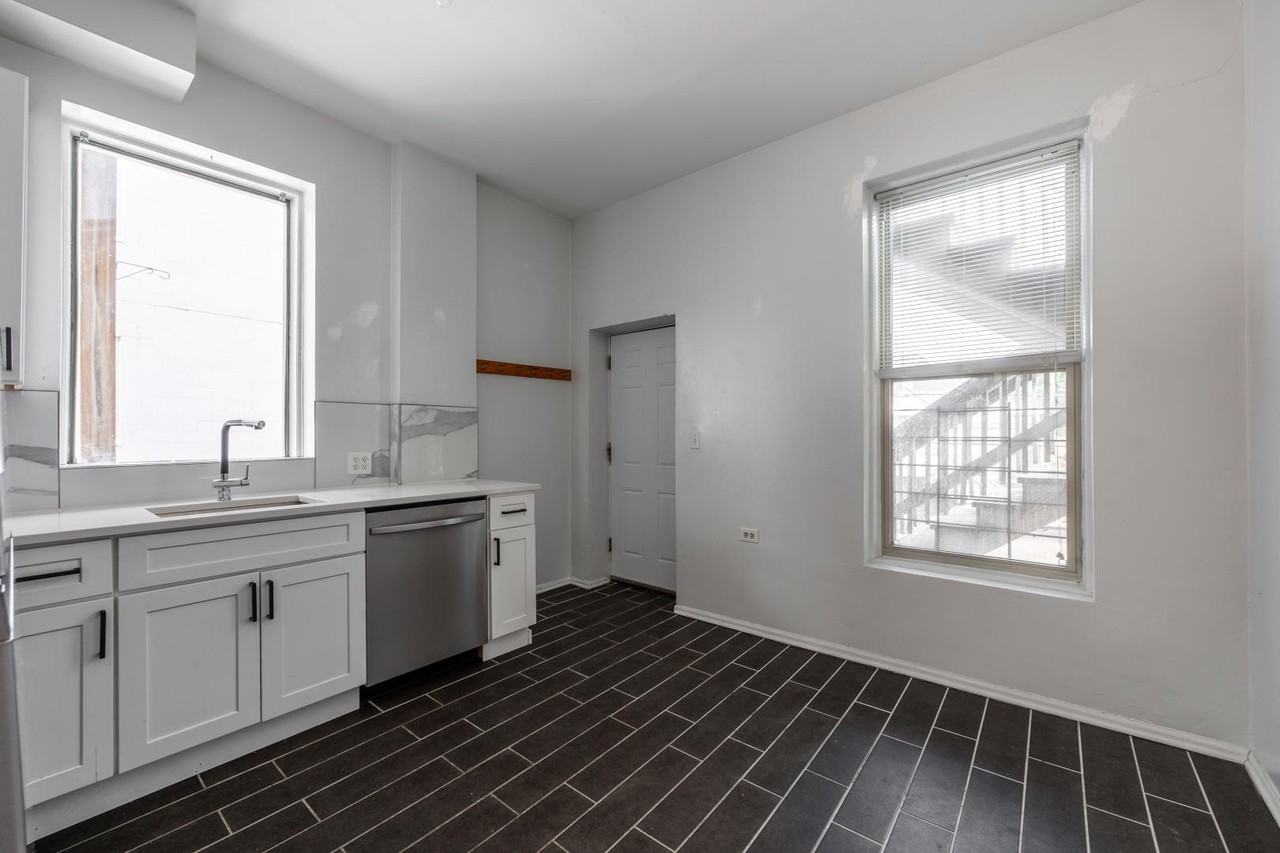2732 W Chicago Ave #1R - Photo 4 of 20