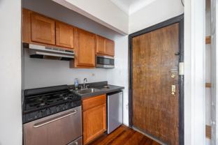 948 W Cuyler Ave #104 - Photo 1 of 1