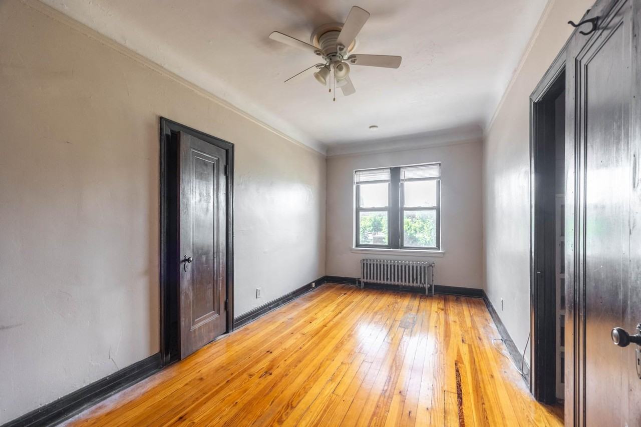 948 W Cuyler Ave #103 - Photo 2 of 13