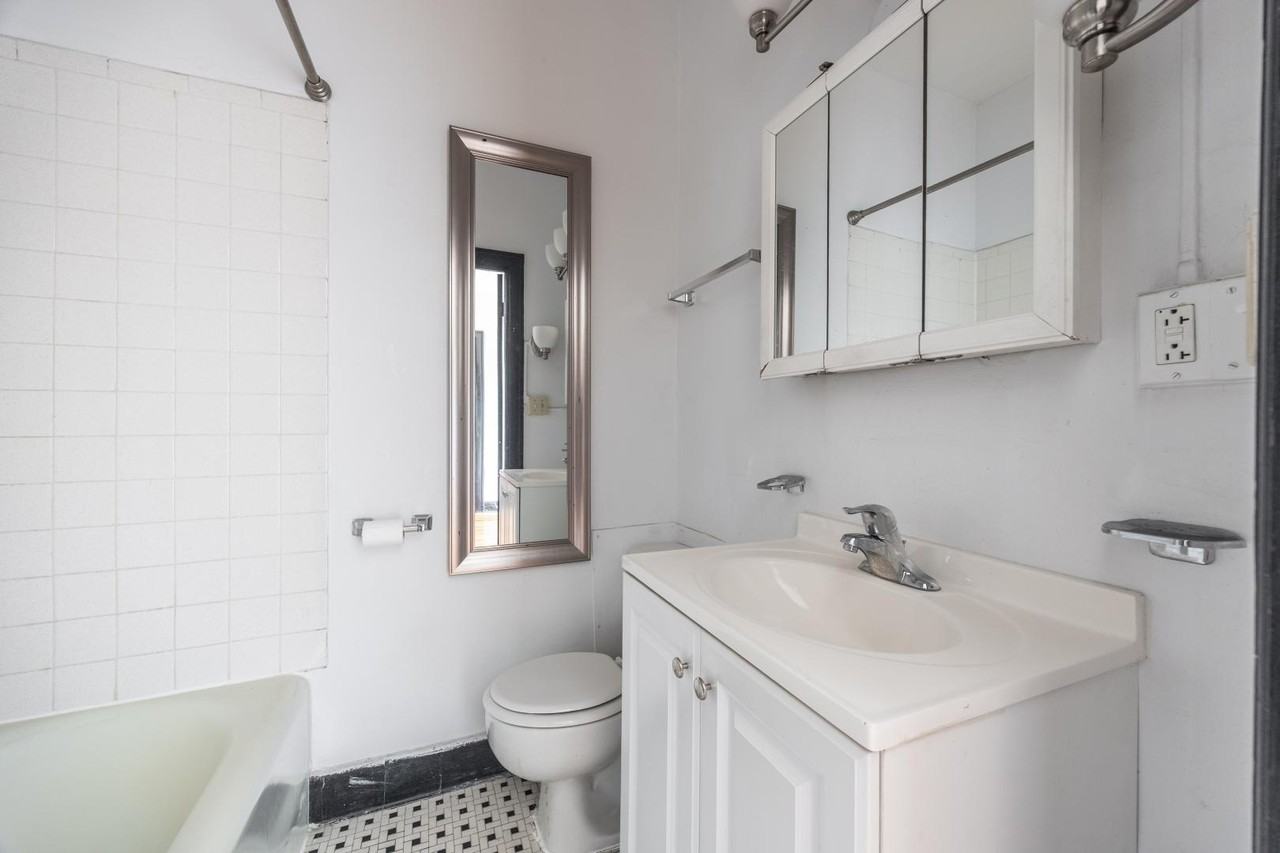 948 W Cuyler Ave #103 - Photo 7 of 13