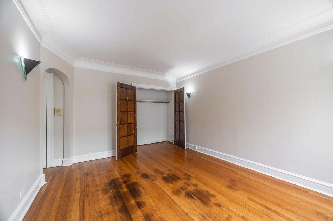 1918 W Morse Ave #3S - Photo 2 of 5