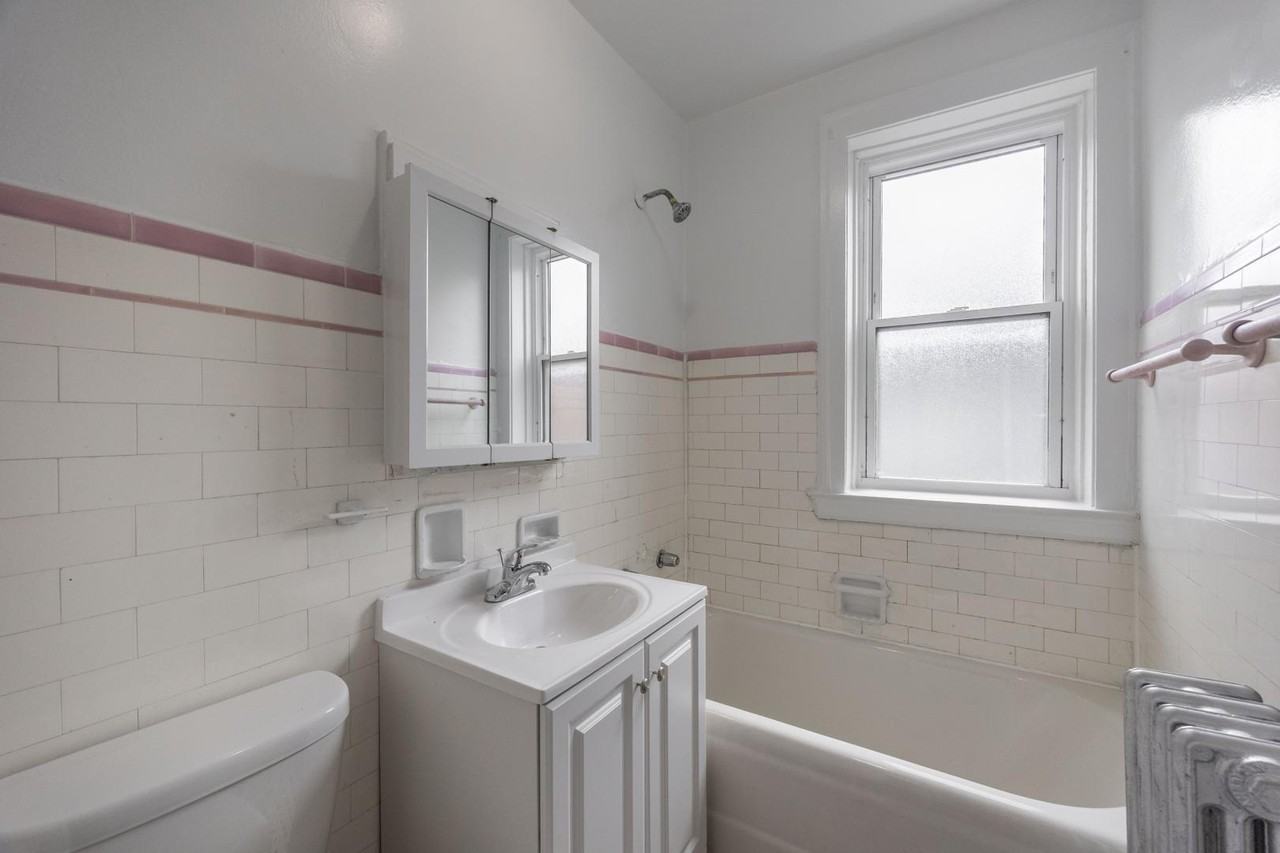 1918 W Morse Ave #3S - Photo 5 of 5