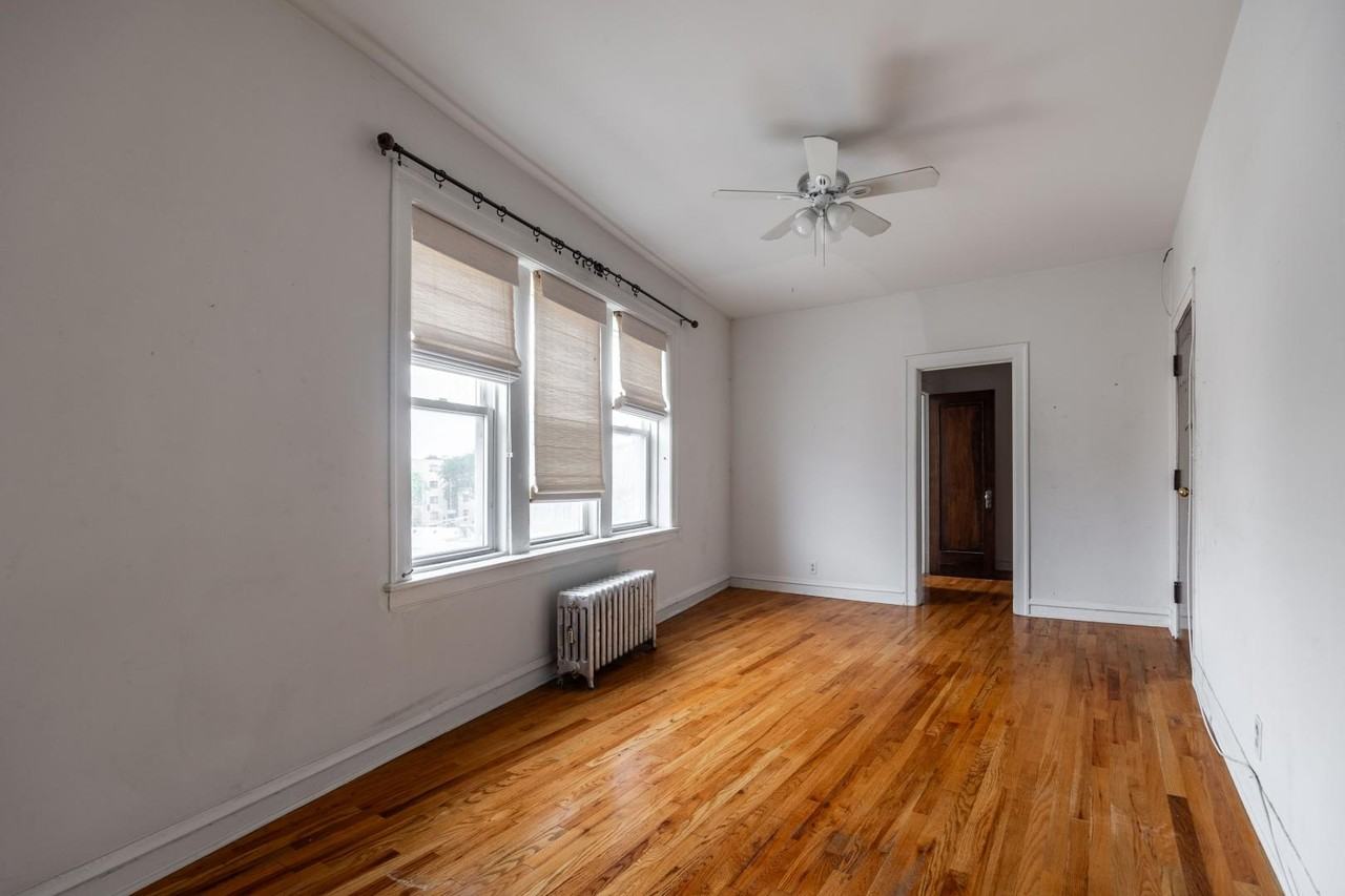 1145 W Morse Ave #305 - Photo 4 of 10