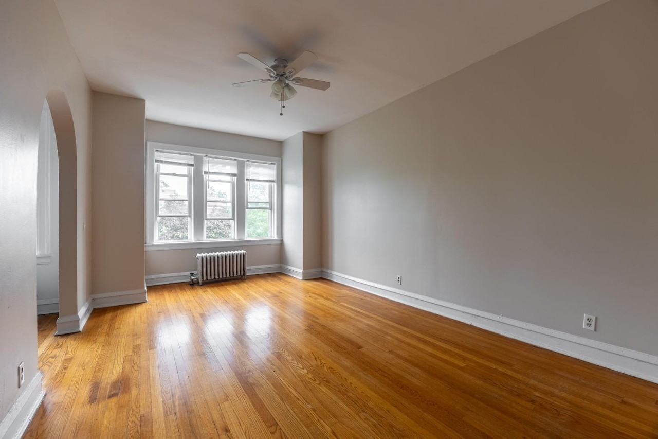 1145 W Morse Ave #310 - Photo 2 of 12