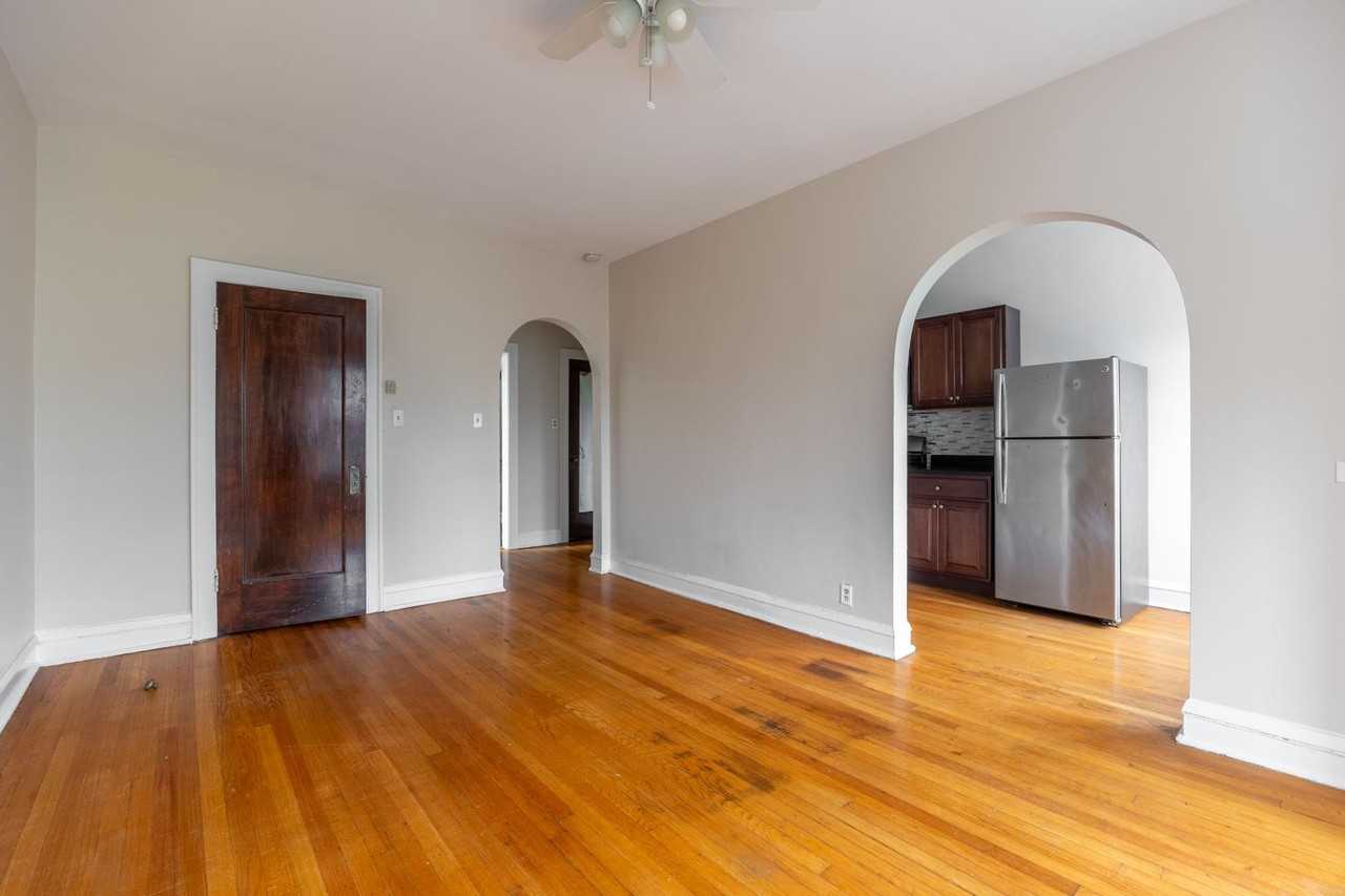 1145 W Morse Ave #310 - Photo 3 of 12