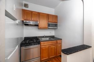 featured image of 948 W Cuyler Ave #108