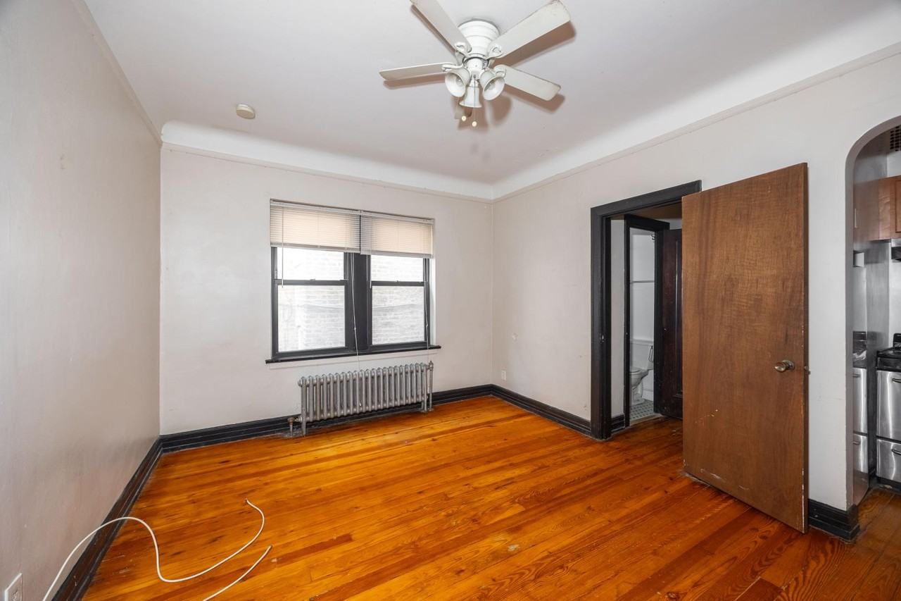 948 W Cuyler Ave #108 - Photo 3 of 14