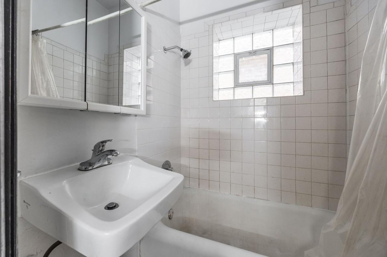948 W Cuyler Ave #108 - Photo 6 of 14