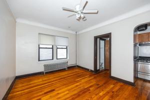 featured image of 948 W Cuyler Ave #209